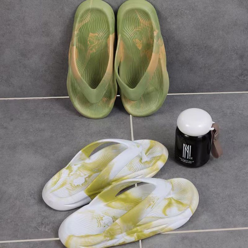 Flip Flops Férfi Nyári Új Streamer Gradiens Vegyes Színű Vastag Alsó Trendi Puha Csúszásmentes Szandál Papucs Cipő